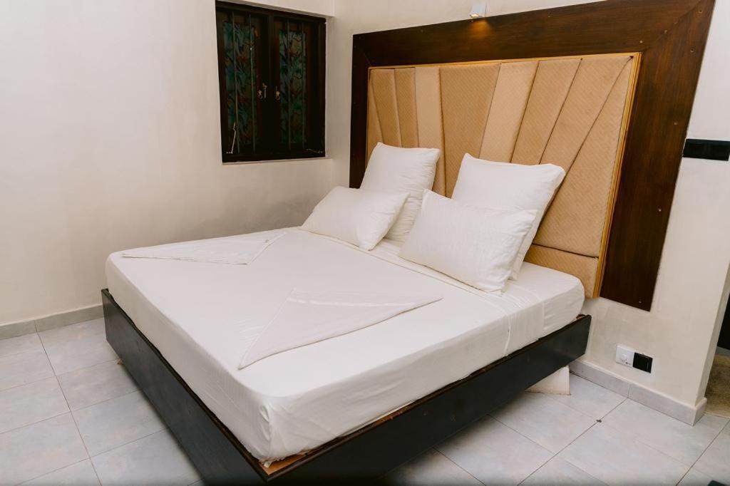 Romantic Garden Hotel Негомбо Екстер'єр фото
