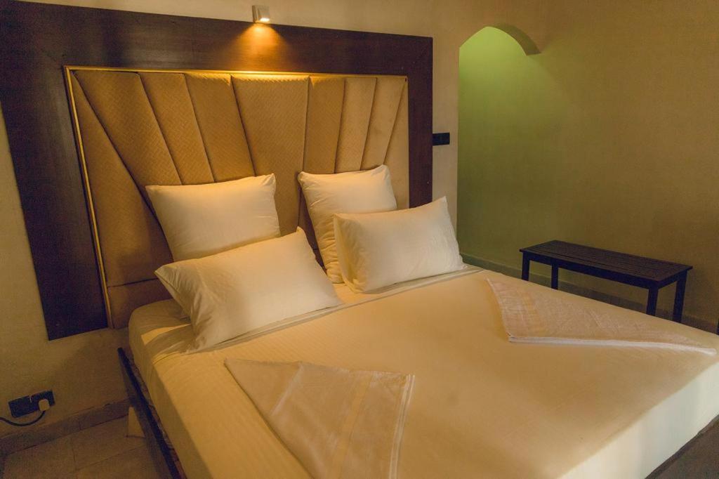 Romantic Garden Hotel Негомбо Екстер'єр фото