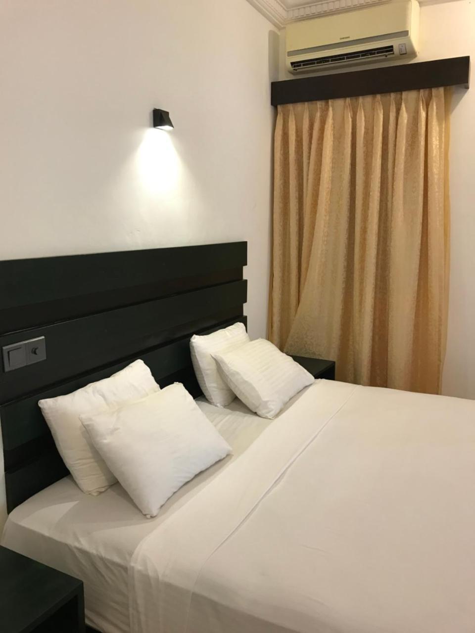 Romantic Garden Hotel Негомбо Екстер'єр фото