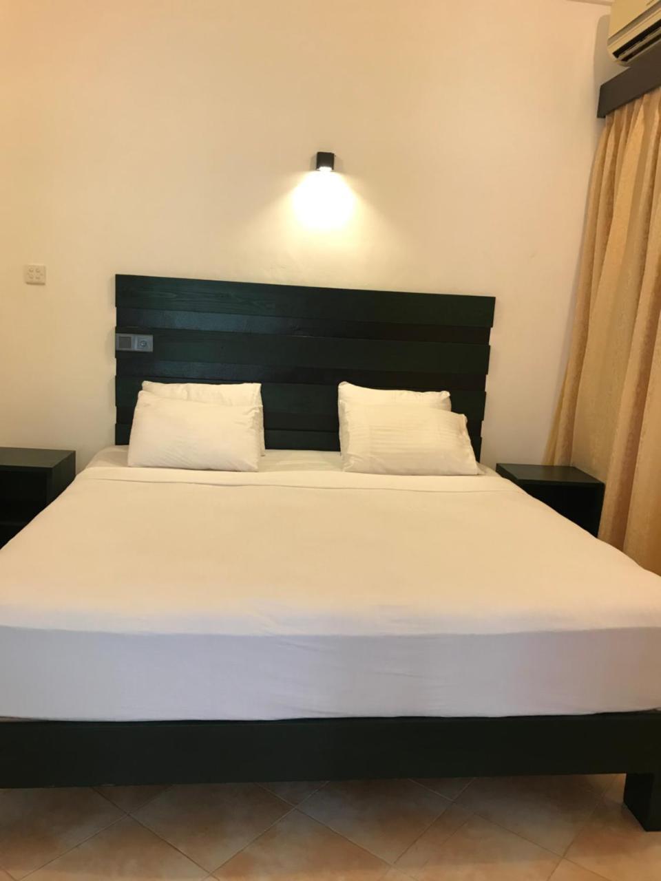 Romantic Garden Hotel Негомбо Екстер'єр фото