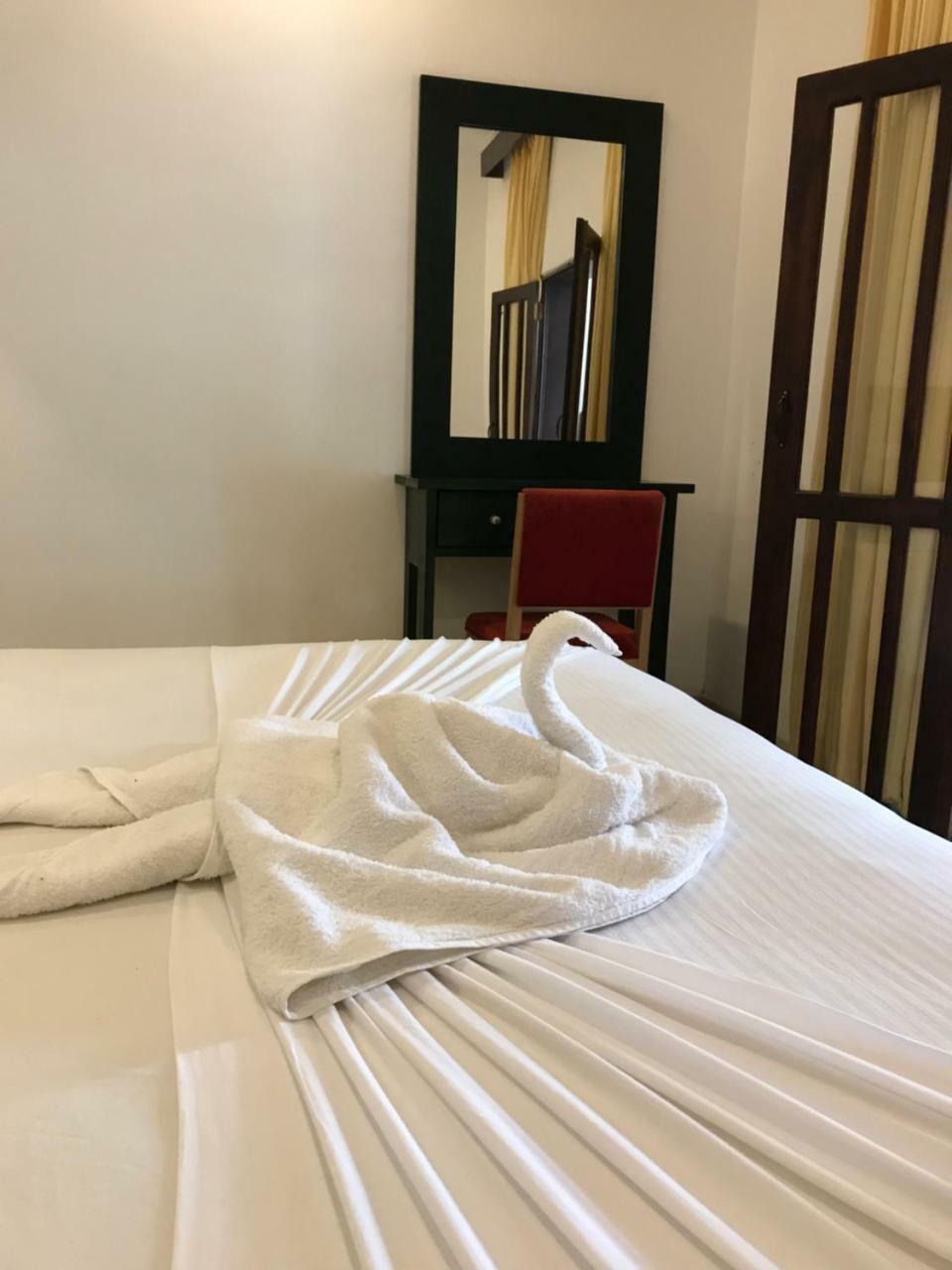 Romantic Garden Hotel Негомбо Екстер'єр фото